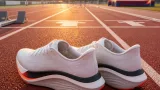 Alphafly 4 et Adios Pro 5 : le duel des chaussures carbone sur marathon